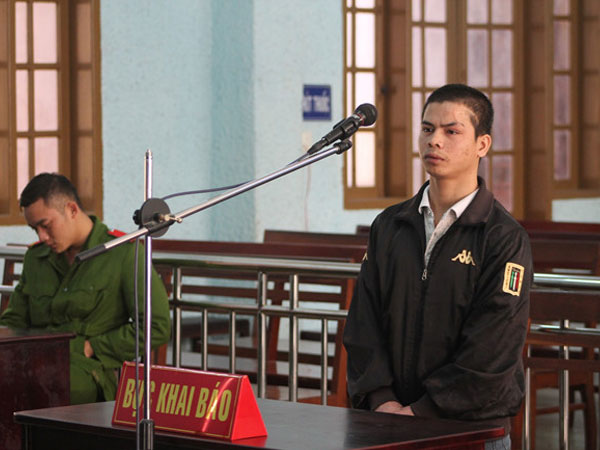 10 năm tù cho kẻ dẫn cháu vợ 10 tuổi đi hái măng rồi cưỡng hiếp