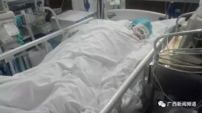 Nữ sinh hôn mê sau khi bị phạt đứng ngoài trời lạnh