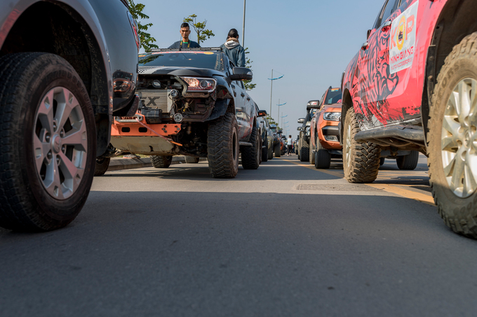 Chú rể Hà Nội rước dâu bằng dàn 50 xe thể thao địa hình