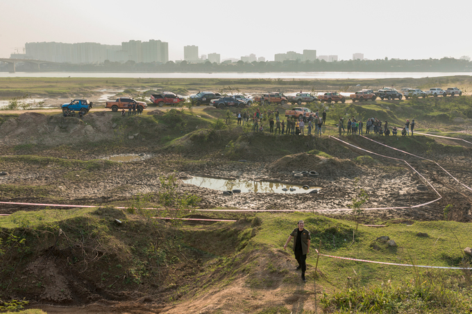 Chú rể Hà Nội rước dâu bằng dàn 50 xe thể thao địa hình