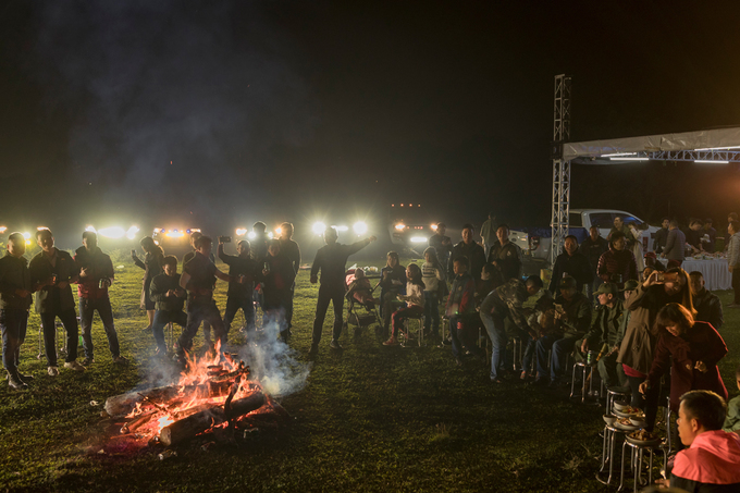 Chú rể Hà Nội rước dâu bằng dàn 50 xe thể thao địa hình