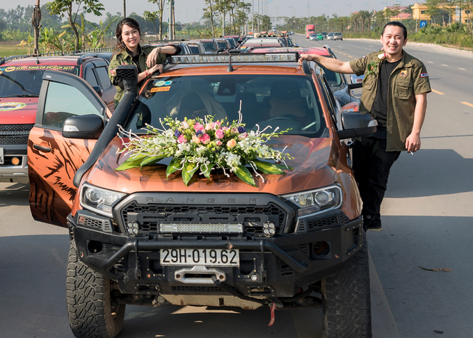 Chú rể Hà Nội rước dâu bằng dàn 50 xe thể thao địa hình