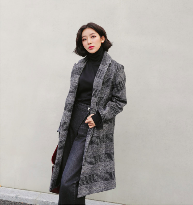 Chính xác thì đây là chiếc áo khoác dáng dài được các chị em nhiệt tình săn đón trong mùa lạnh này