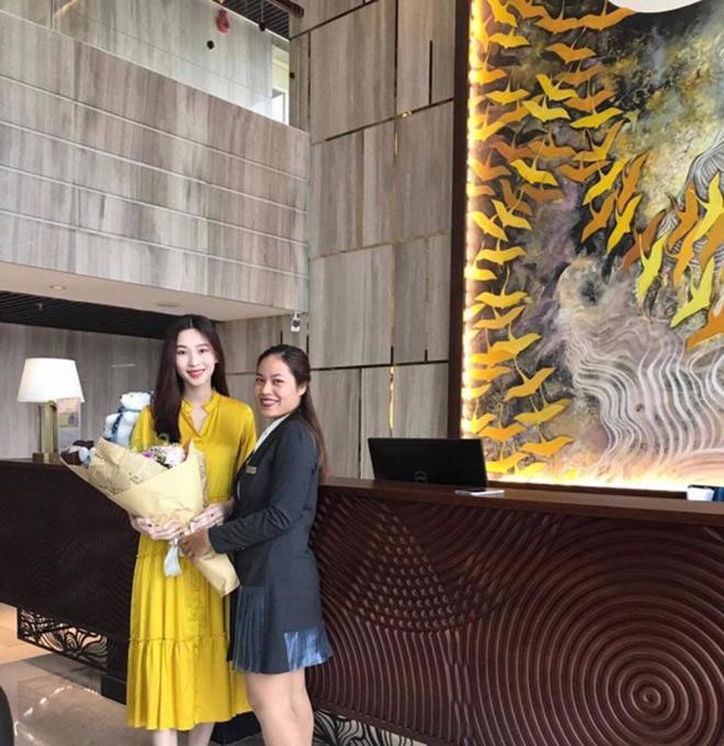 Luôn lấy tay che bụng, Đặng Thu Thảo dính nghi vấn đang mang bầu