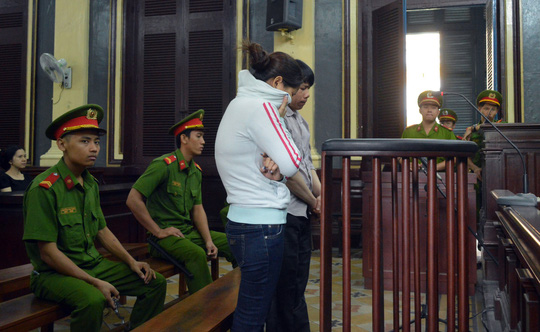 Ham lấy trai ngoại, hơn chục phụ nữ ngậm quả đắng