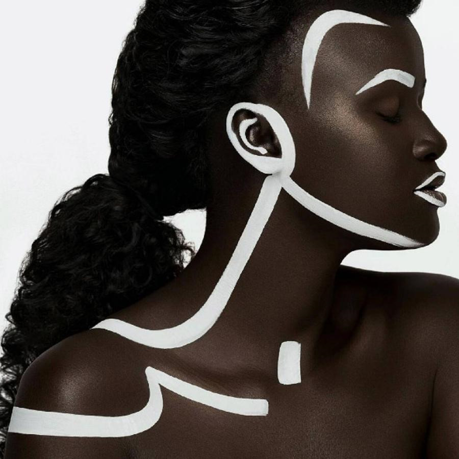 Những người mẫu phá vỡ chuẩn mực cái đẹp của làng mốt thế giới