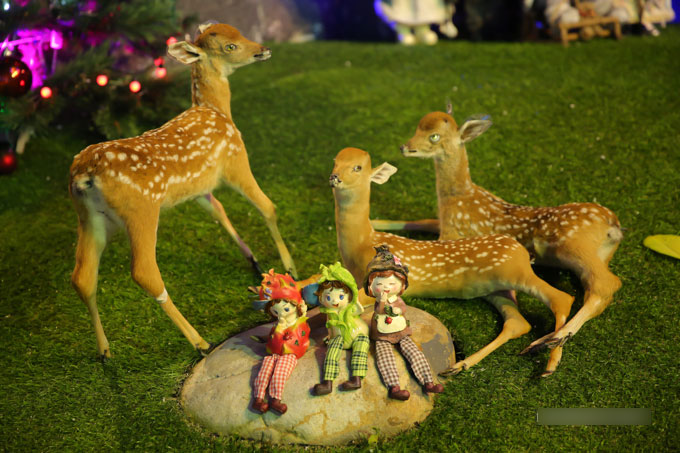 Biệt thự của Đàm Vĩnh Hưng lung linh sau trang trí Noel Biệt thự của Đàm Vĩnh Hưng lung linh sau trang trí Noel