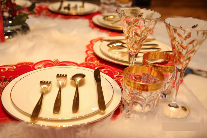 Biệt thự của Đàm Vĩnh Hưng lung linh sau trang trí Noel Biệt thự của Đàm Vĩnh Hưng lung linh sau trang trí Noel