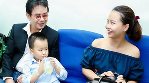 Tuổi 70, nhạc sĩ Đức Huy sắp đón con gái thứ 2 cùng vợ kém 44 tuổi Tuổi 70, nhạc sĩ Đức Huy sắp đón con gái thứ 2 cùng vợ kém 44 tuổi