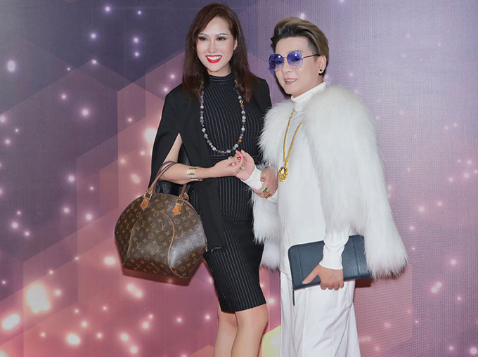 15 bộ trang phục khiến sao Việt mất điểm trong năm 2017