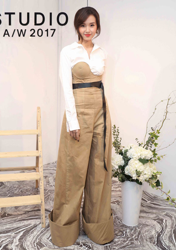 15 bộ trang phục khiến sao Việt mất điểm trong năm 2017