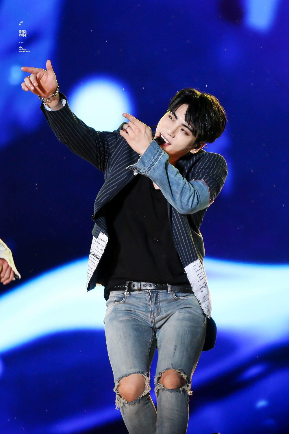 Lá thư tuyệt mệnh của Jonghyun (SHINee) được công bố: Cuộc sống nổi tiếng này không bao giờ dành cho tôi Lá thư tuyệt mệnh của Jonghyun (SHINee) được công bố: Cuộc sống nổi tiếng này không bao giờ dành cho tôi