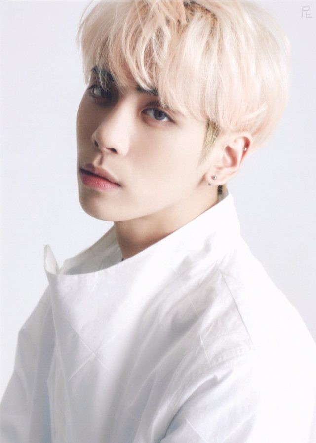 Lá thư tuyệt mệnh của Jonghyun (SHINee) được công bố: Cuộc sống nổi tiếng này không bao giờ dành cho tôi Lá thư tuyệt mệnh của Jonghyun (SHINee) được công bố: Cuộc sống nổi tiếng này không bao giờ dành cho tôi