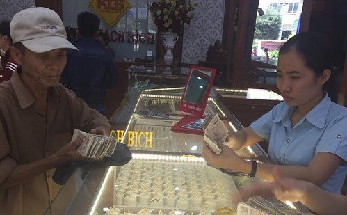 3 câu chuyện về tình cha dẫu nghèo nhưng luôn yêu thương con vô bờ bến