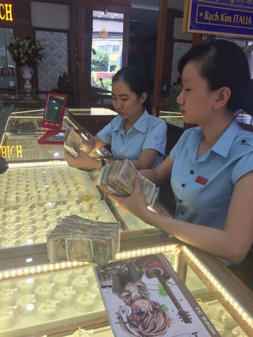 3 câu chuyện về tình cha dẫu nghèo nhưng luôn yêu thương con vô bờ bến