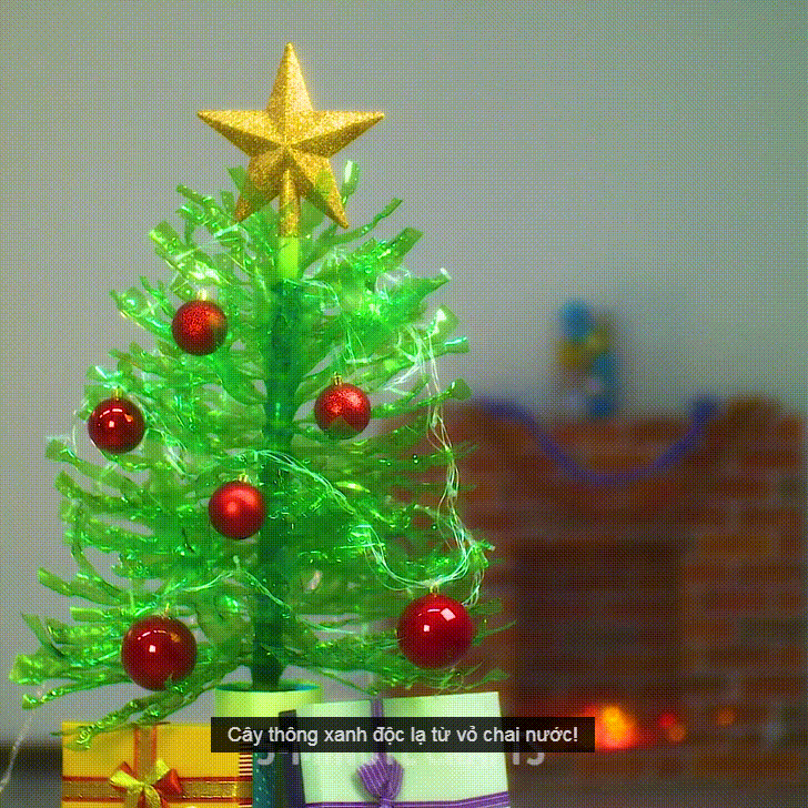 3 cách tự làm cây thông Noel mini cực đẹp tại nhà chỉ từ đồ nhựa tái chế