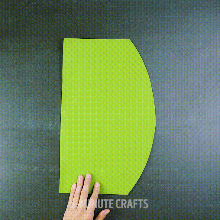 3 cách tự làm cây thông Noel mini cực đẹp tại nhà chỉ từ đồ nhựa tái chế