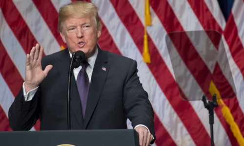 Trump công bố chiến lược an ninh, nói Nga, Trung đang thách thức Mỹ