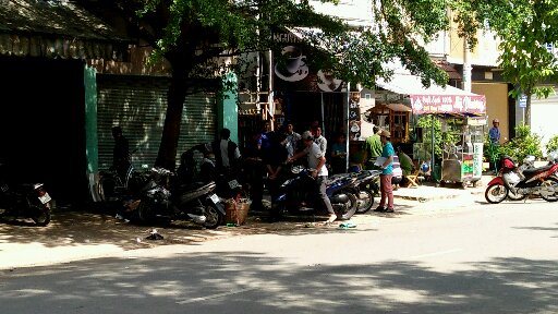 Nam thanh niên trông tiệm game tử vong trong nhà vệ sinh