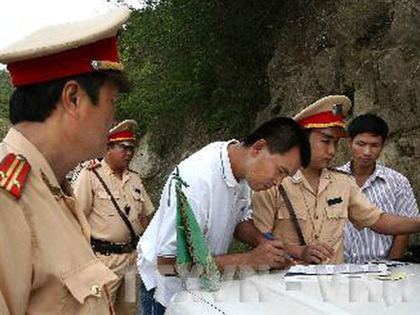 Ô tô hết hạn sử dụng vẫn lưu hành sẽ bị phạt từ 4 – 6 triệu đồng