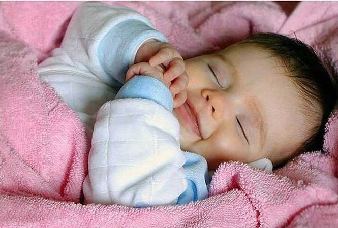 Cha mẹ giữ ấm kiểu này khiến con ốm thêm