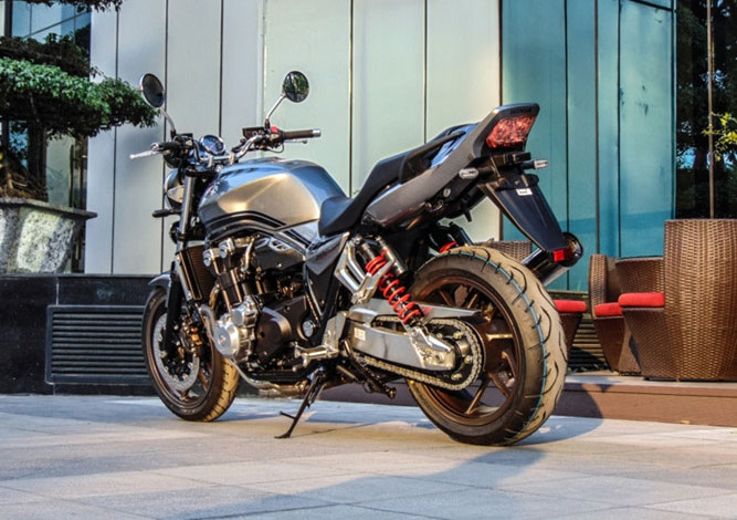 Cận cảnh môtô Honda CB1300SF 2018 giá 600 triệu tại VN