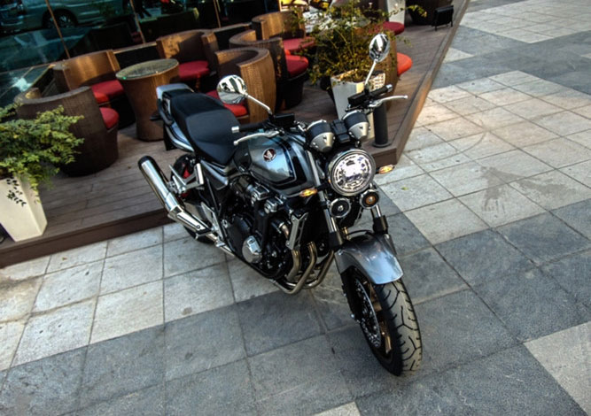 Cận cảnh môtô Honda CB1300SF 2018 giá 600 triệu tại VN