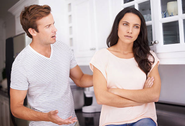 Khôi hài chuyện cô vợ lấy chồng quê rồi lại chê mẹ chồng “nhà quê” Khôi hài chuyện cô vợ lấy chồng quê rồi lại chê mẹ chồng “nhà quê”