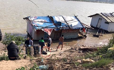 Mâu thuẫn gia đình, người đàn ông nhảy cầu Nhật Tân tự tử