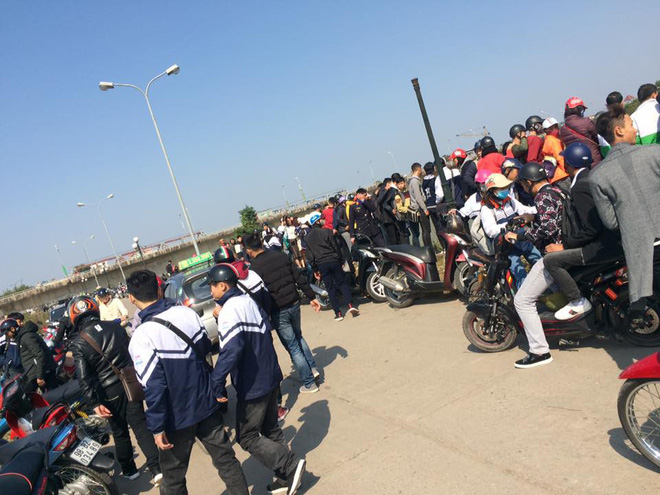 Đi đánh cá, người đàn ông bàng hoàng phát hiện thi thể nam thanh niên nằm giữa sông