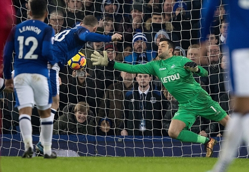 Rooney ghi bàn và kiến tạo, Everton tiếp đà hồi sinh