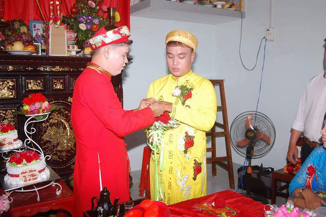 Cặp đôi đồng tính nam gây xôn xao với đám cưới hạnh phúc sau 6 năm hẹn hò Cặp đôi đồng tính nam gây xôn xao với đám cưới hạnh phúc sau 6 năm hẹn hò