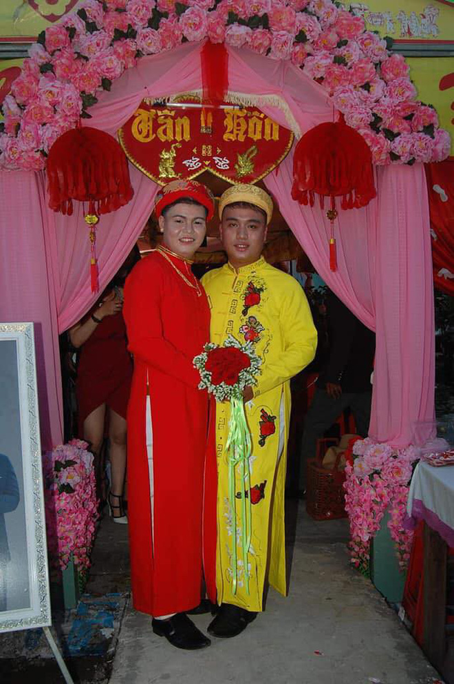 Cặp đôi đồng tính nam gây xôn xao với đám cưới hạnh phúc sau 6 năm hẹn hò Cặp đôi đồng tính nam gây xôn xao với đám cưới hạnh phúc sau 6 năm hẹn hò
