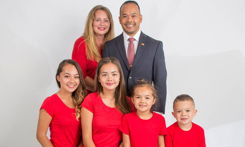 Dân biểu gốc Việt tiết lộ bí quyết hút người Mỹ suốt 12 năm