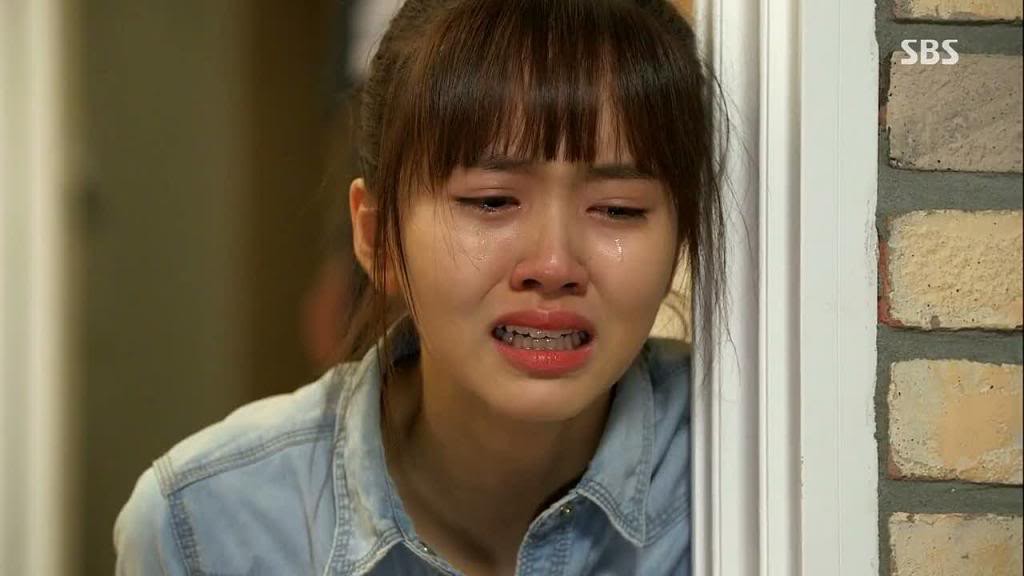 Thanh niên lén đi làm thêm kiếm tiền mua quà Noel cho bạn gái, chưa kịp tặng nàng đã có bạn trai mới