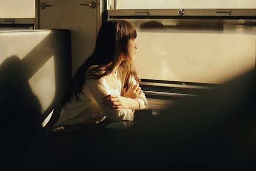 Thanh niên lén đi làm thêm kiếm tiền mua quà Noel cho bạn gái, chưa kịp tặng nàng đã có bạn trai mới