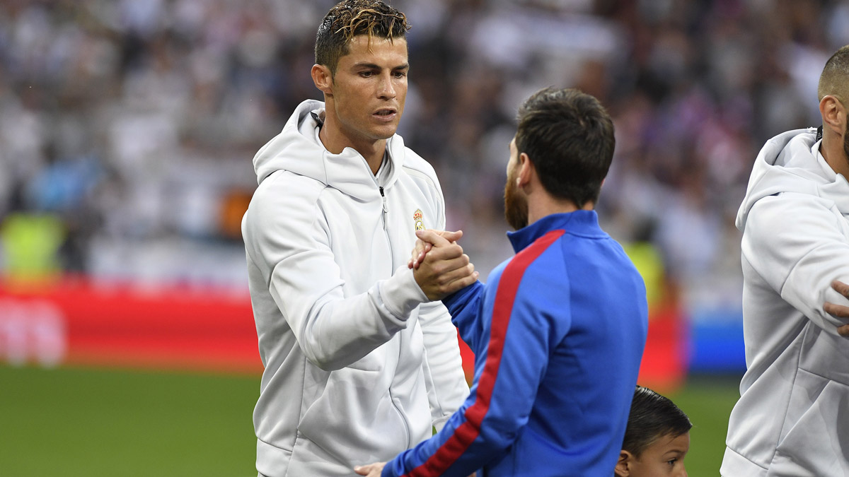 Real Madrid vs Barca: Ronaldo còn phải học Messi rất nhiều