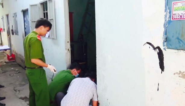 Vụ chặt đầu ở Bình Dương: Vết máu khô lật mặt nghi can sát hại chồng