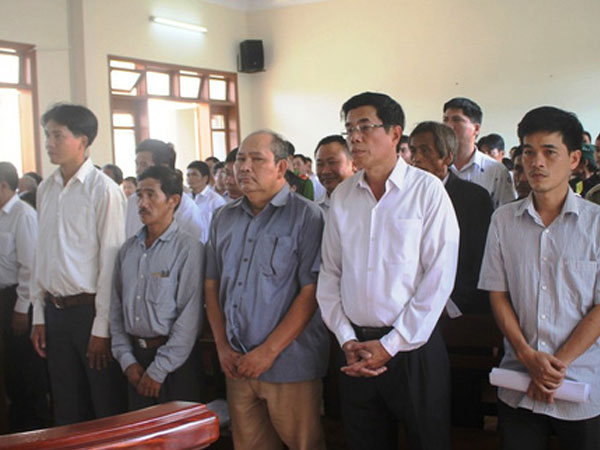 Gây thiệt hại 26 tỉ đồng, mức án cao nhất chỉ 3 năm tù treo