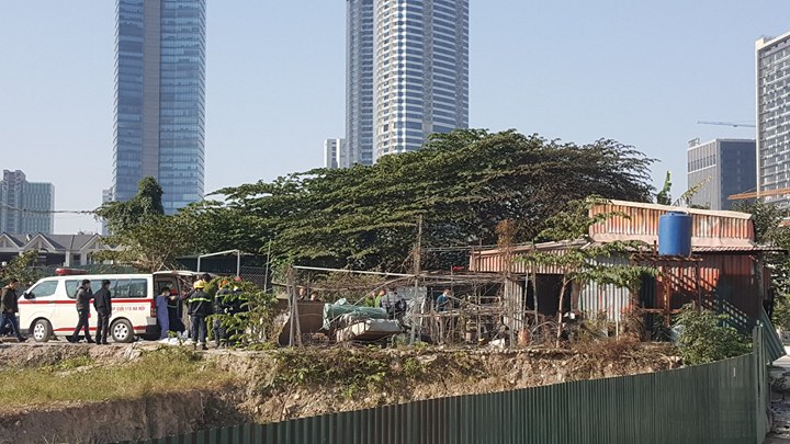 Hà Nội: Cháy lớn ở khu nhà tôn, có người chết