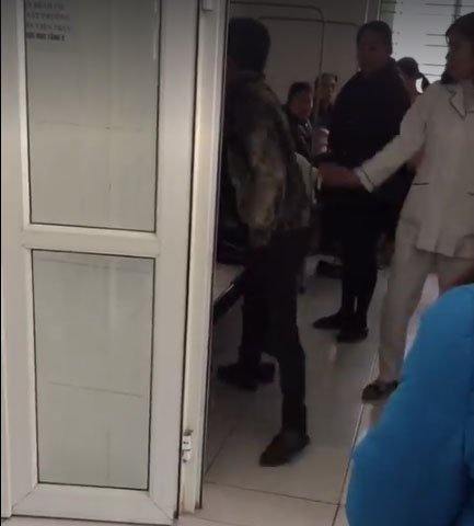 Vụ chồng chửi bới, đánh vợ mang bầu vượt mặt trong bệnh viện gây bức xúc: Do vợ quên không mang giấy tờ