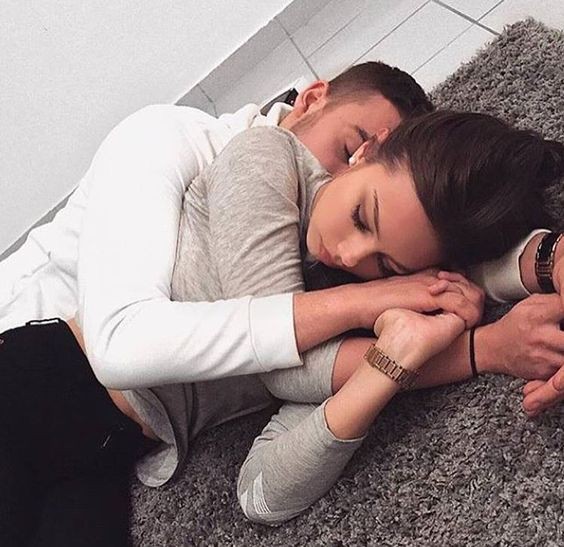 Tinh ý nhận biết các dấu hiệu khi mối quan hệ của bạn có thể đã xuất hiện người thứ ba