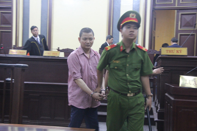 Dìm chết vợ trong thùng nước rồi thản nhiên chở về quê an táng, người chồng đối diện án tử hình