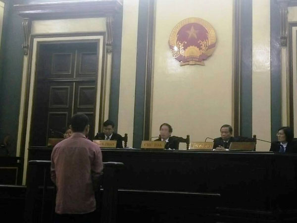 Dìm chết vợ trong thùng nước rồi thản nhiên chở về quê an táng, người chồng đối diện án tử hình