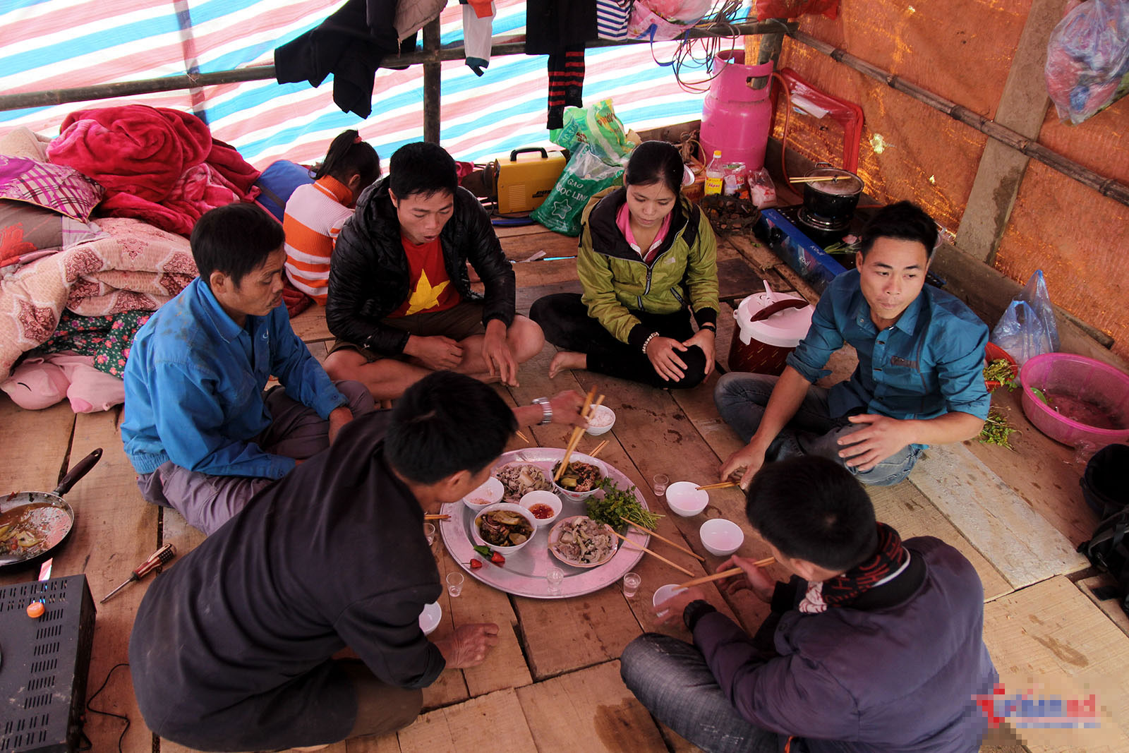 Trở lại Hòa Bình: Nửa đêm toát mồ hôi, tiếng xe tải tưởng lở núi