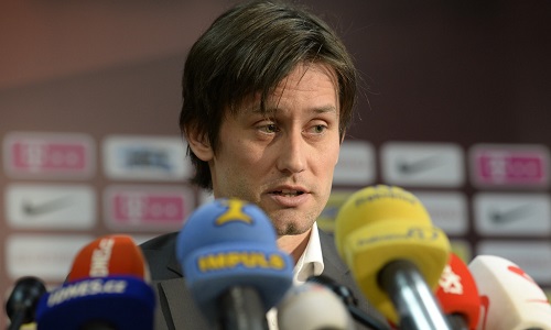Rosicky giải nghệ sau gần 20 năm chơi bóng