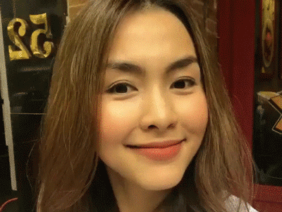 Khoe ảnh selfie sang chảnh, Hà Tăng để lộ thân hình mảnh mai lộ rõ xương ngực