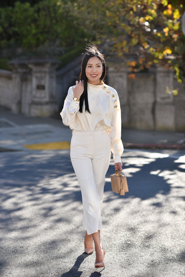 Street style của các quý cô châu Á cũng bắt đầu ngập tràn những gam màu mùa lễ hội