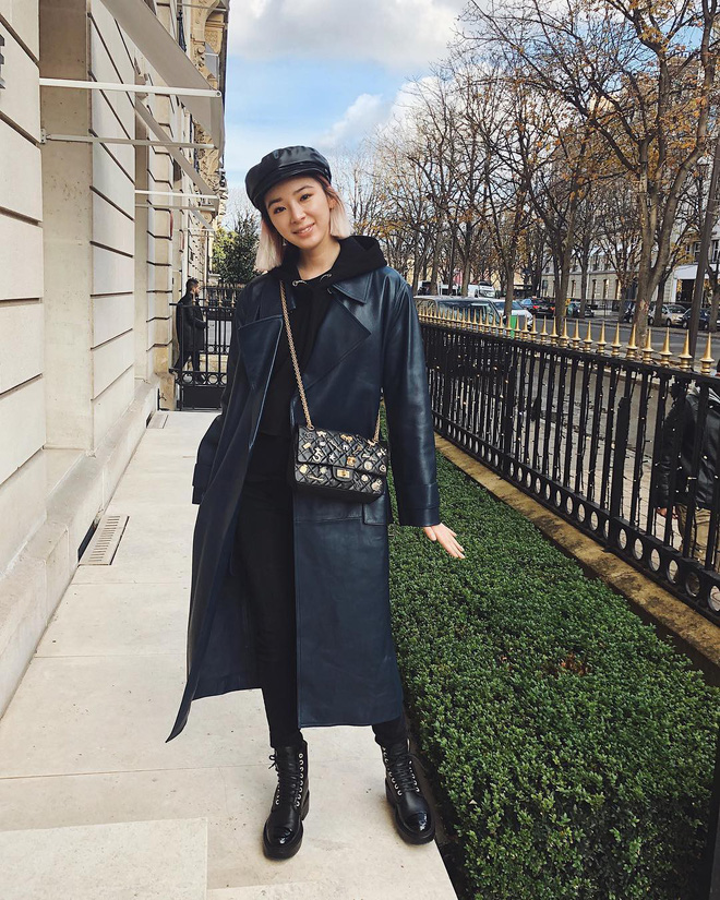 Street style của các quý cô châu Á cũng bắt đầu ngập tràn những gam màu mùa lễ hội