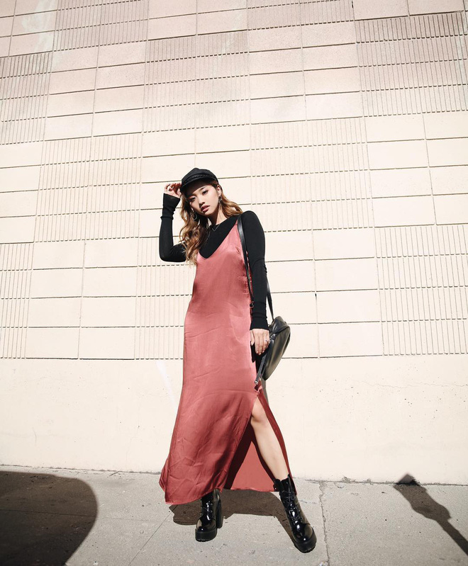 Street style của các quý cô châu Á cũng bắt đầu ngập tràn những gam màu mùa lễ hội